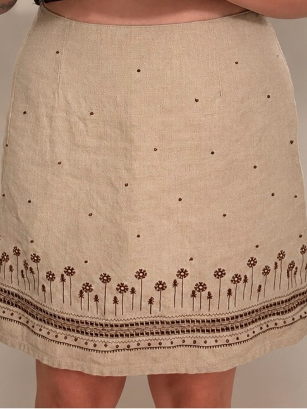 Ann Taylor Beige Embroidered Linen-Blend Skirt with Floral Border - Picture 1 of 3